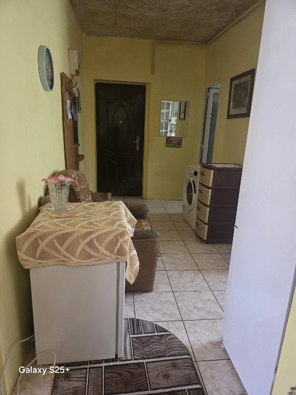 Apartament cu 3 camere complet decomandat situat in Uricani (HD)o zana linistita cu poțial turistic 