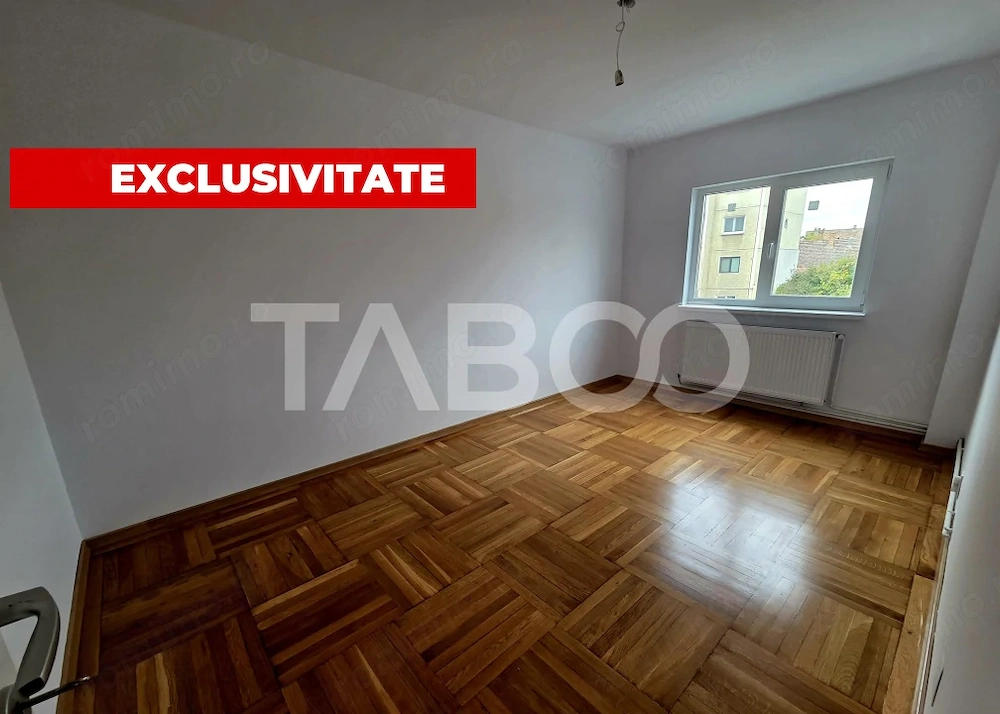 Apartament 70 mp semidecomandat 3 camere balcon 6 mp Bulevardul Unirii