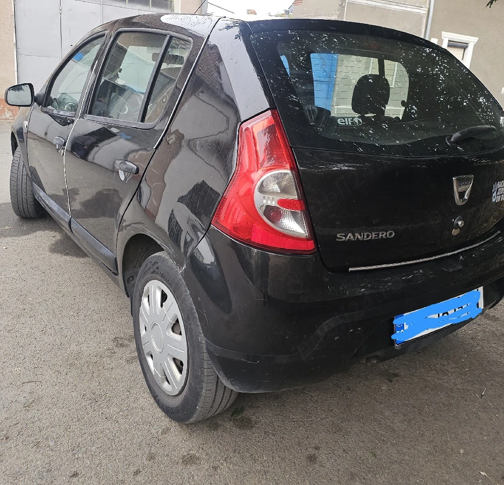 vând Dacia Sanero