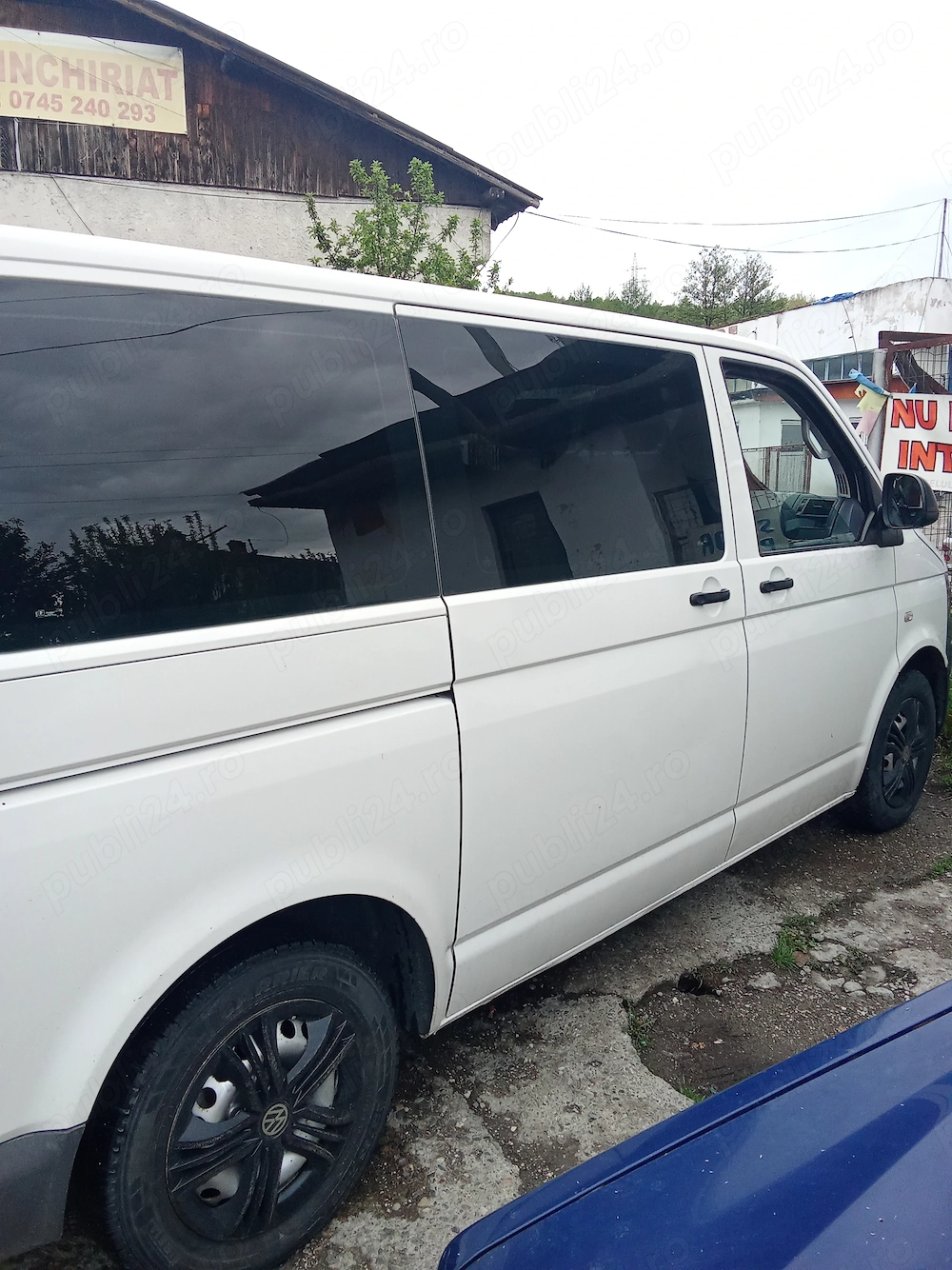 Vând vw transporter 8+1