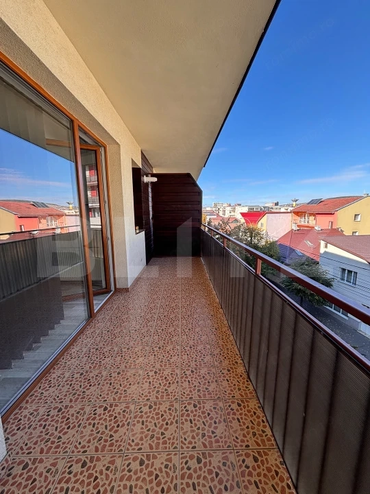 Apartament cu terasă de 10 mp | Etaj intermediar | Mobilat și utilat
