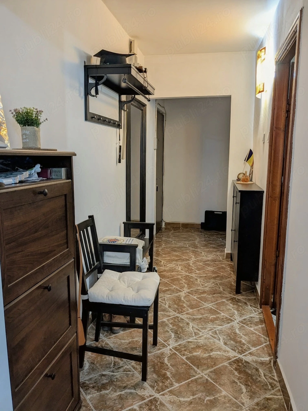 De vânzare: Apartament 3 camere, etaj 2, orientare SUD   Cartier Rovine (zona Pizzeria Ibiza)