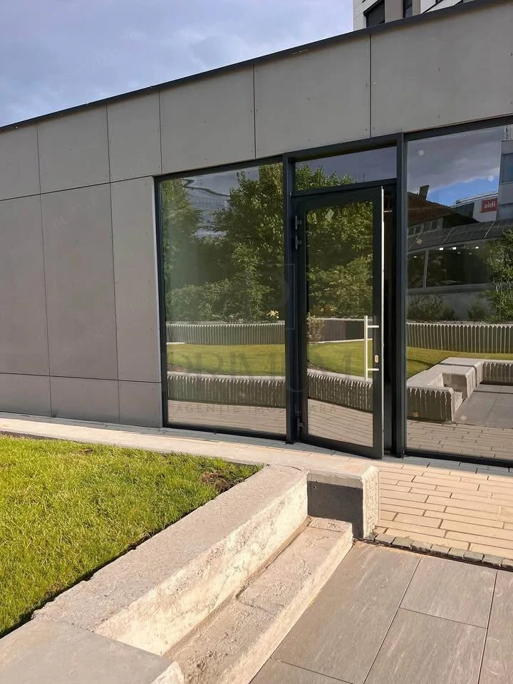Spatiu comercial - incalzire in pardoseala - loc de parcare -  terasa - 36 mp