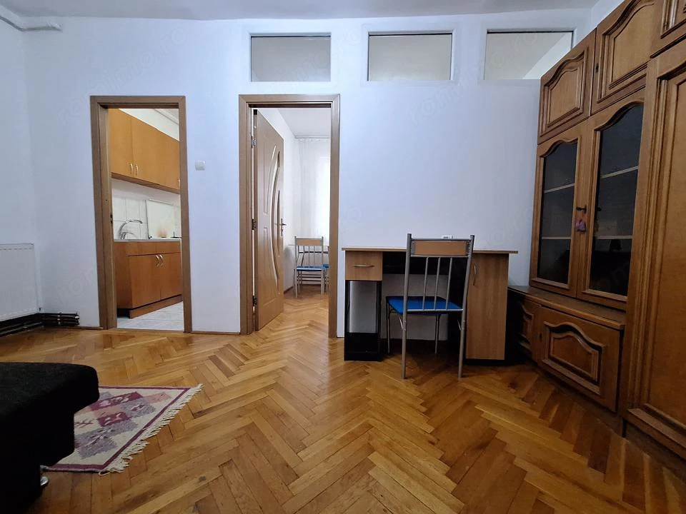 Apartament cu 2 camere| etaj intermediar| centrala proprie| Complexul Studentesc