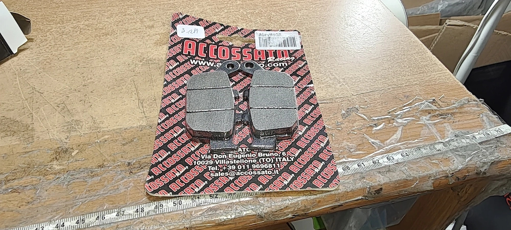 Accossato AGPP89OR-P77478 Set de plăcuțe de frână, negru, mărime universală