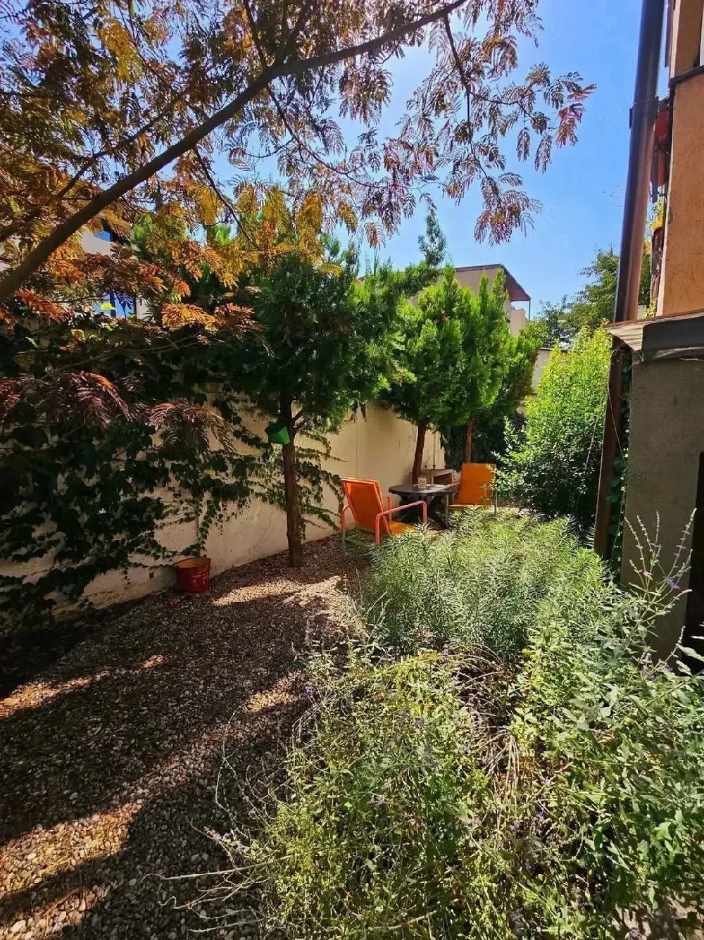 2 Camere + Curte PRIVATA - 83 mp - 5 minute Metrou Parc BAZILESCU 