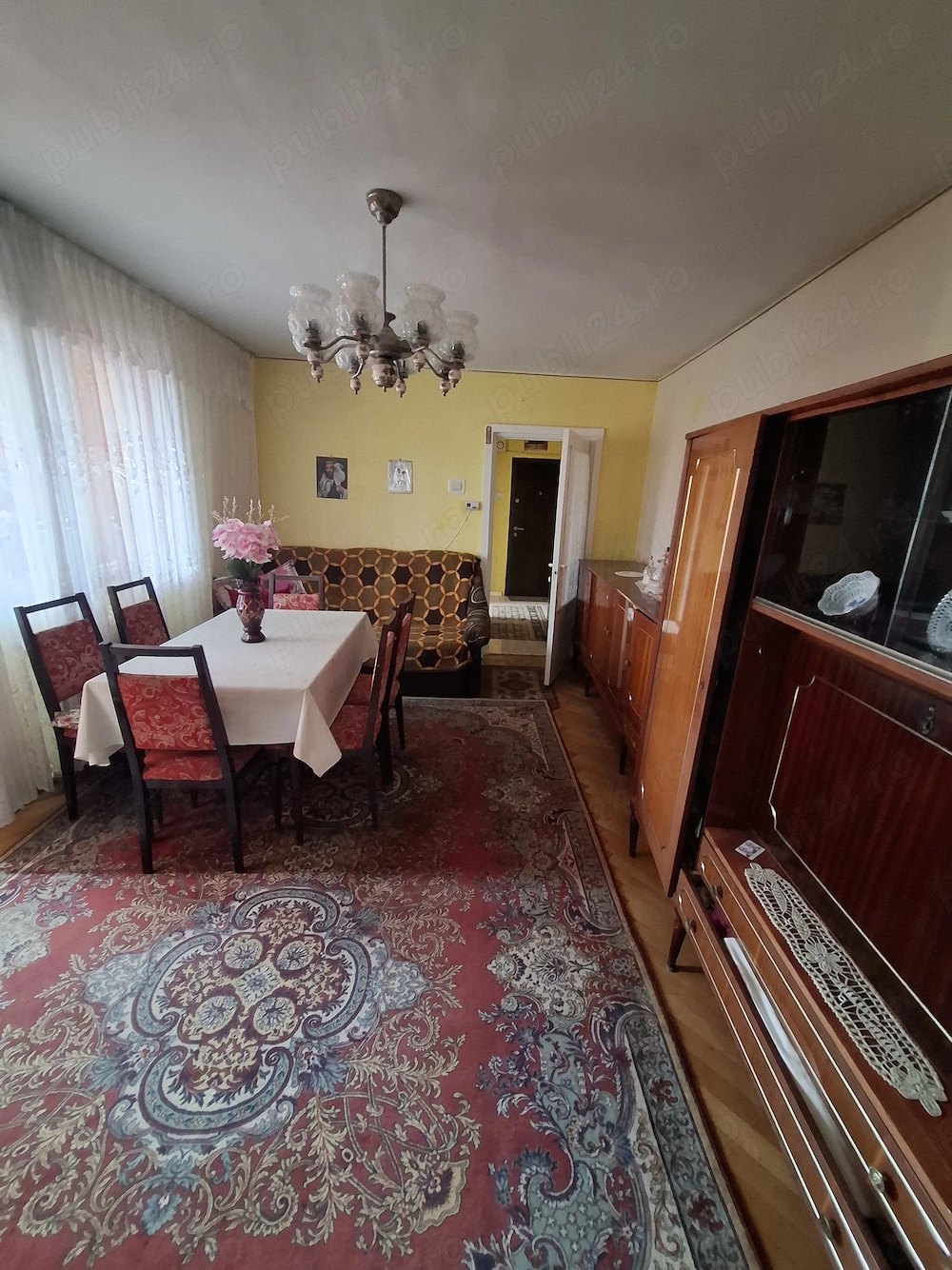 Vând apartament 2cam conf.1 semidecomandat bloc de 4etaje  zona Lunca-moroasa 