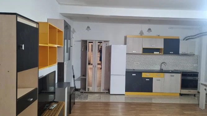 Proprietar inchiriez ap. 2 cam. la intrare in Giroc langa Esso