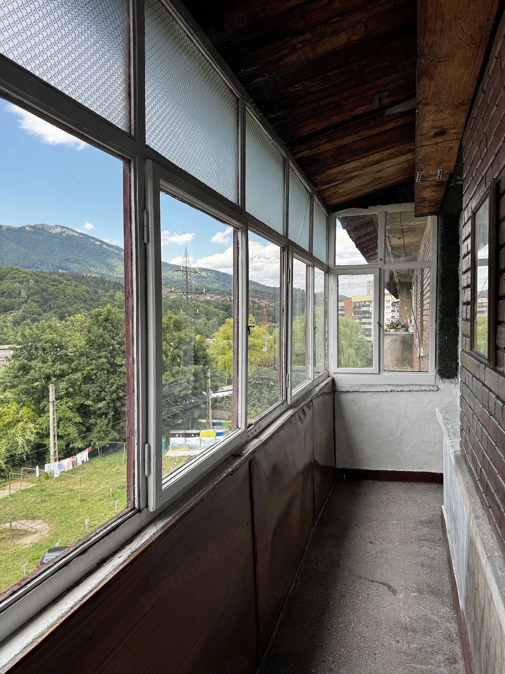 Apartament 2 camere | 53,19 mp | Bloc din cărămidă | Vedere spre munte | Lupeni