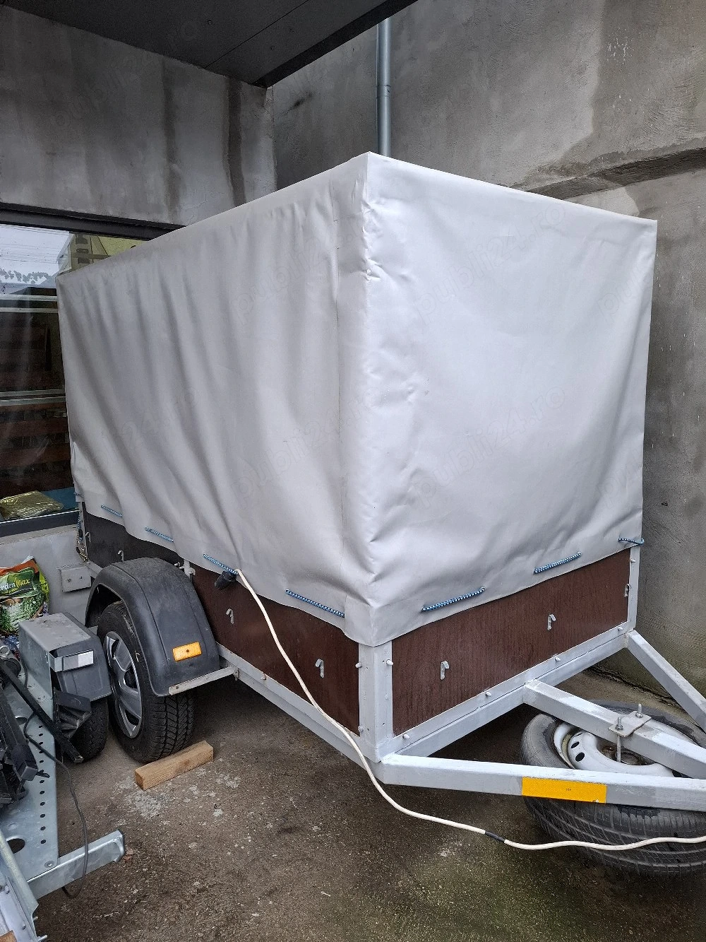 Remorca 750kg dimensiuni 4000x1750