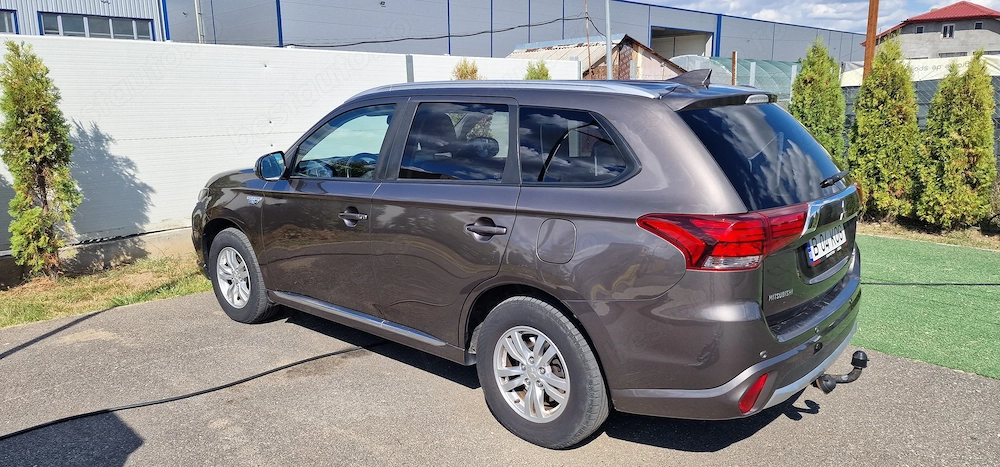Mitsubishi Outlander PHEV 2.0 4WD Plus