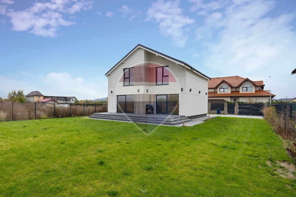 Casa moderna ultrafinisata - 600 mp teren