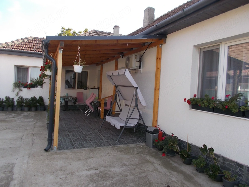 Casa individuala, parter, Utvin, 5 camere, 120mp, teren 1159mp, mobilata