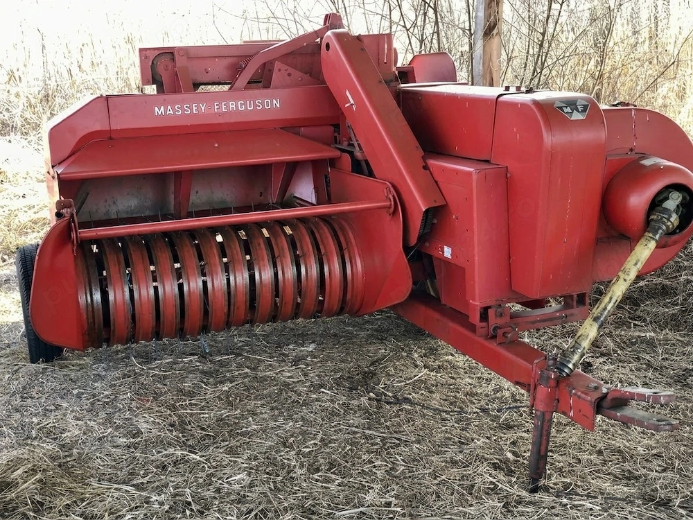 Balotiera Massey Ferguson MF 15-8