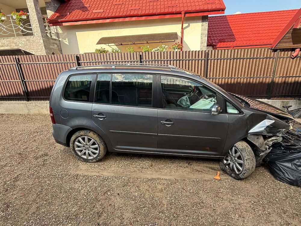 Vw touran 2007 avariat 