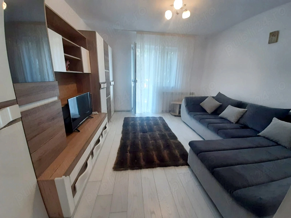 Proprietar, vând apartament cu 2 camere pe strada Arnsberg 
