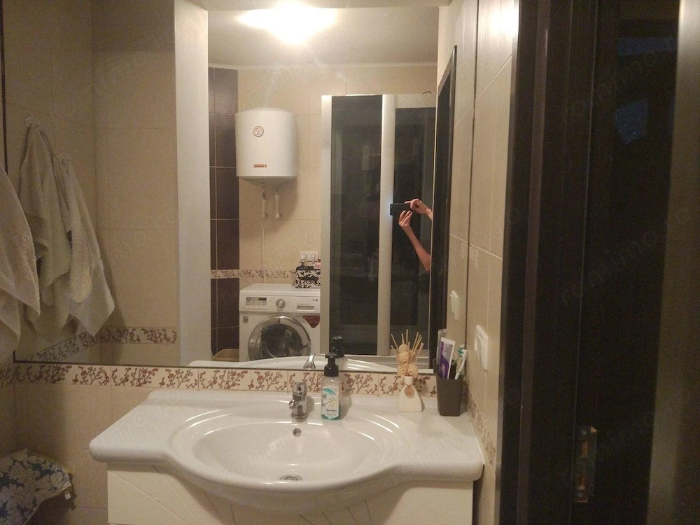Apartament cu 2 camere de închiriat în Piața Sudului