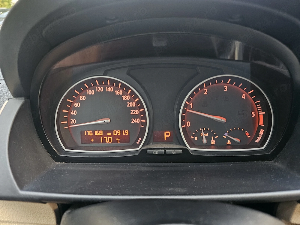 Vând BMW X3 E83, echipat cu legendarul motor de 3.0 litri diesel, recunoscut pentru fiabilitate