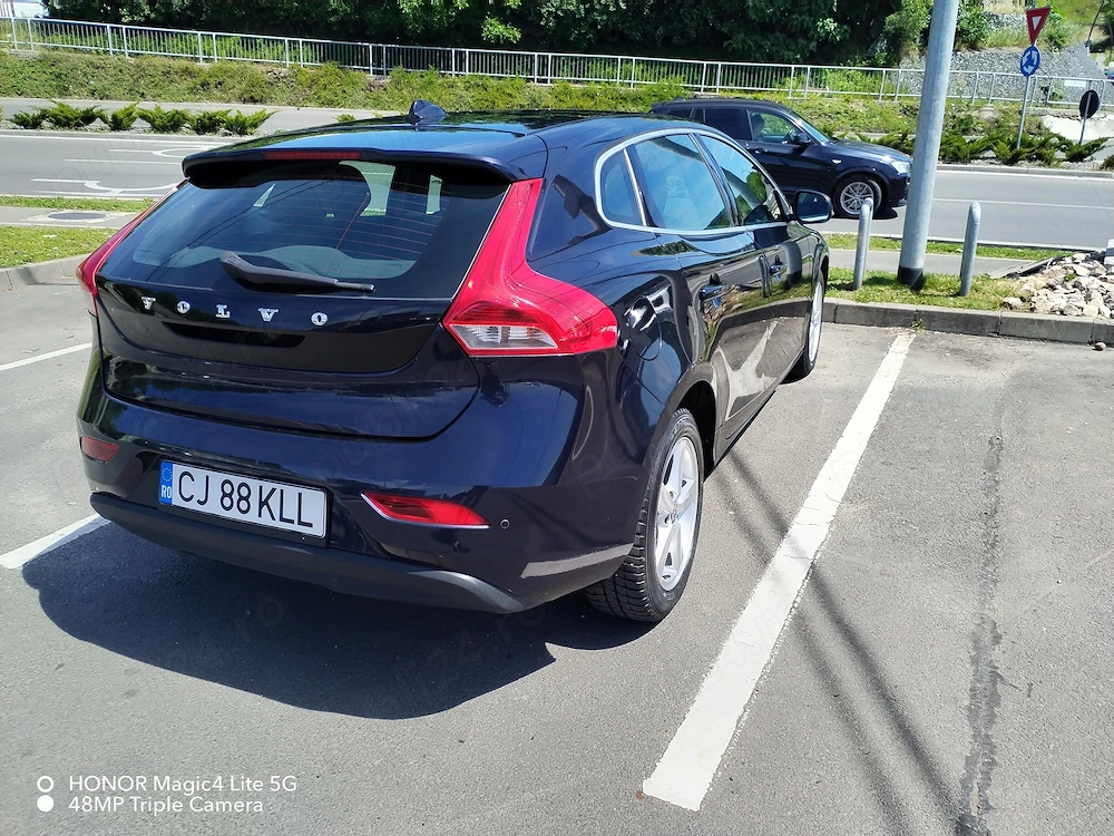 Vând auto Volvo v 40