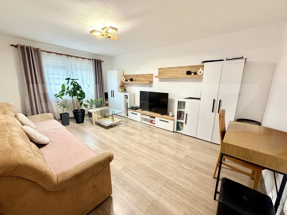 Apartament 3 camere, 66 mp, zona Cetate