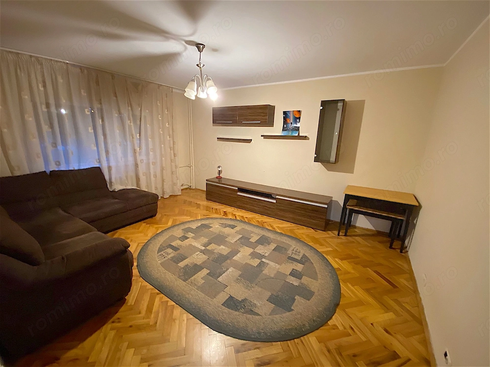 Apartament cu 2 camere zona City Mall