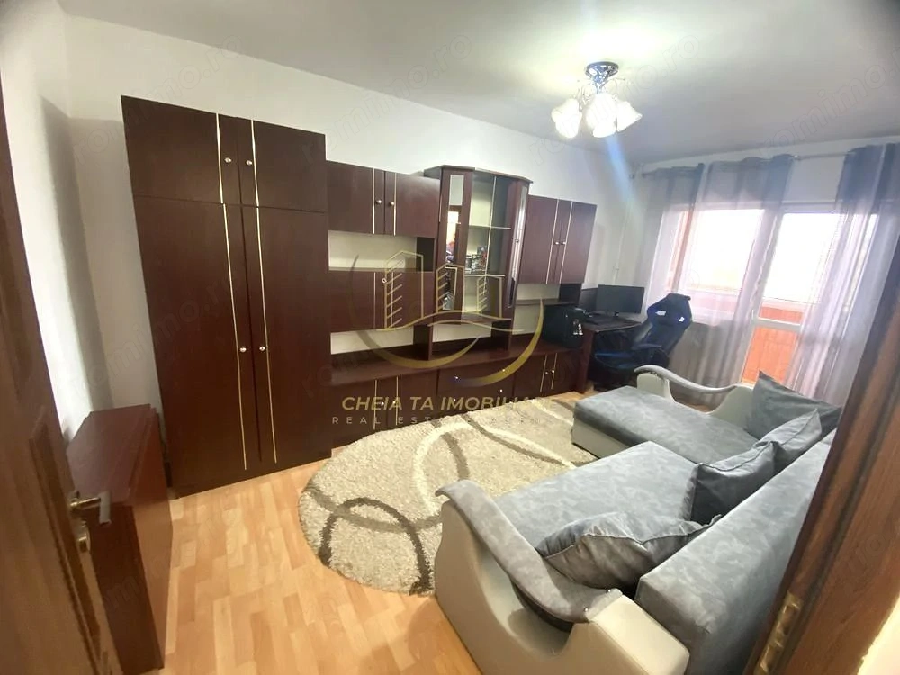 Garsonieră cu balcon închis, etaj 2 – zona străzii Răsăritului