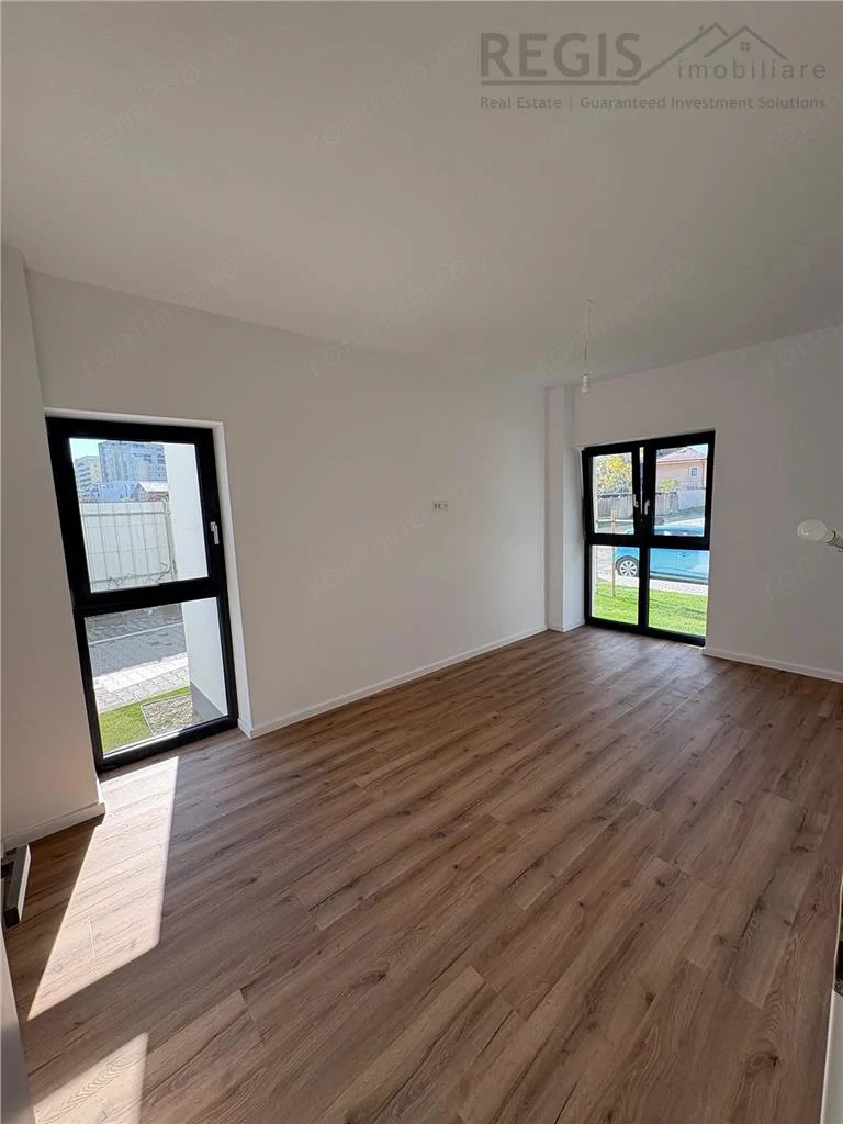 Apartament de vanzare cu 3 camere Tractorul