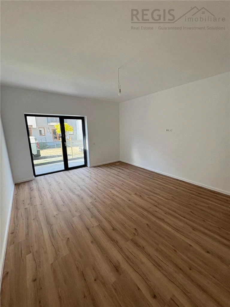 Apartament de vanzare 2 camere in Tractorul