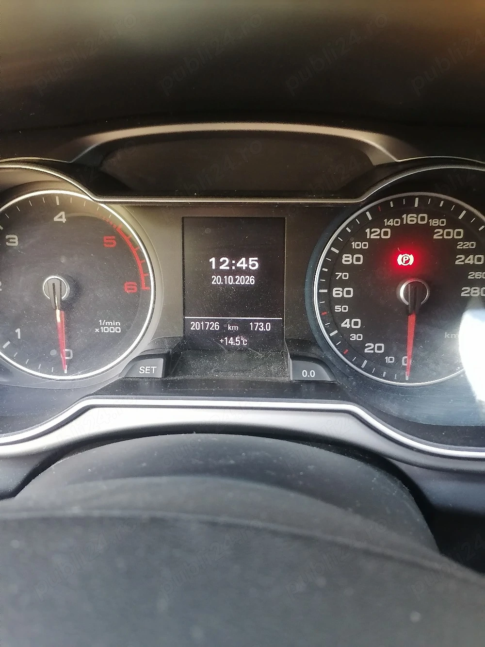 Vând Audi A4 din 2013-201700km