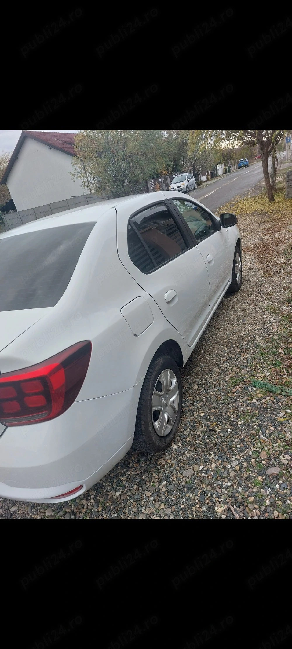 Vând Dacia Logan