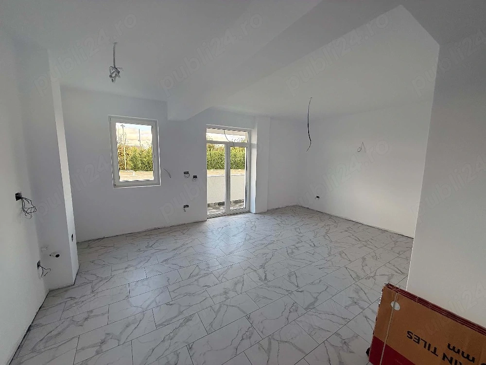 Vand Apart 2 ,3 cam bloc nou ,Roman ,Pret 77 .000 Euro ,Rate dezvoltator 