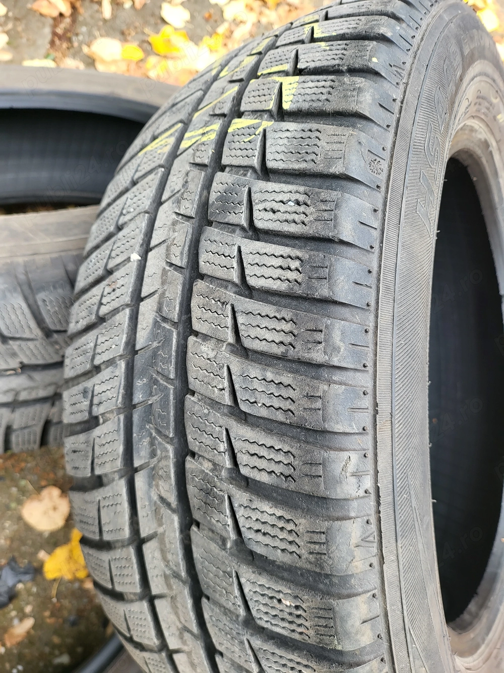 Vând cauciucuri Kia Sportage 225/60 R17