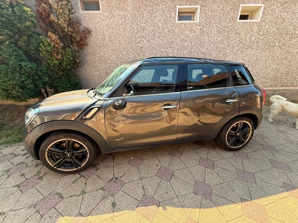 Dezmembrez Mini Cooper Countryman 