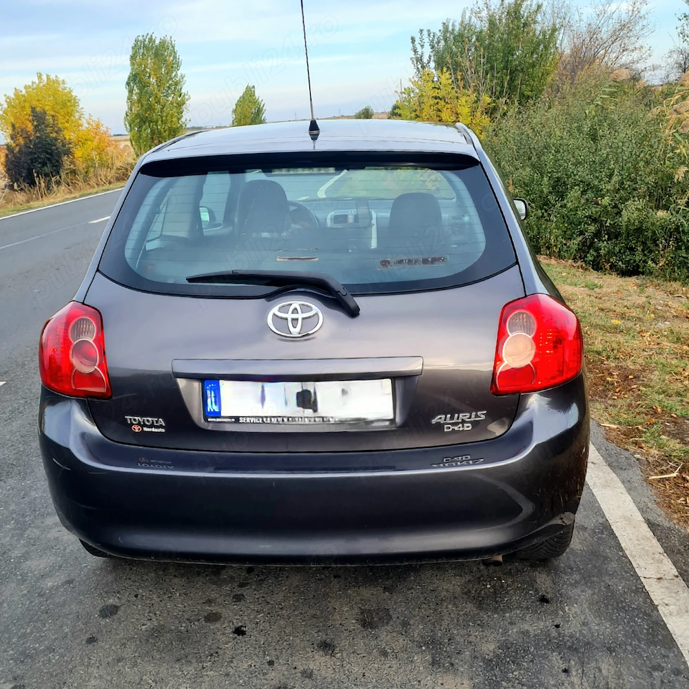 Vând Toyota  Auris 2.0 diesel din 2008
