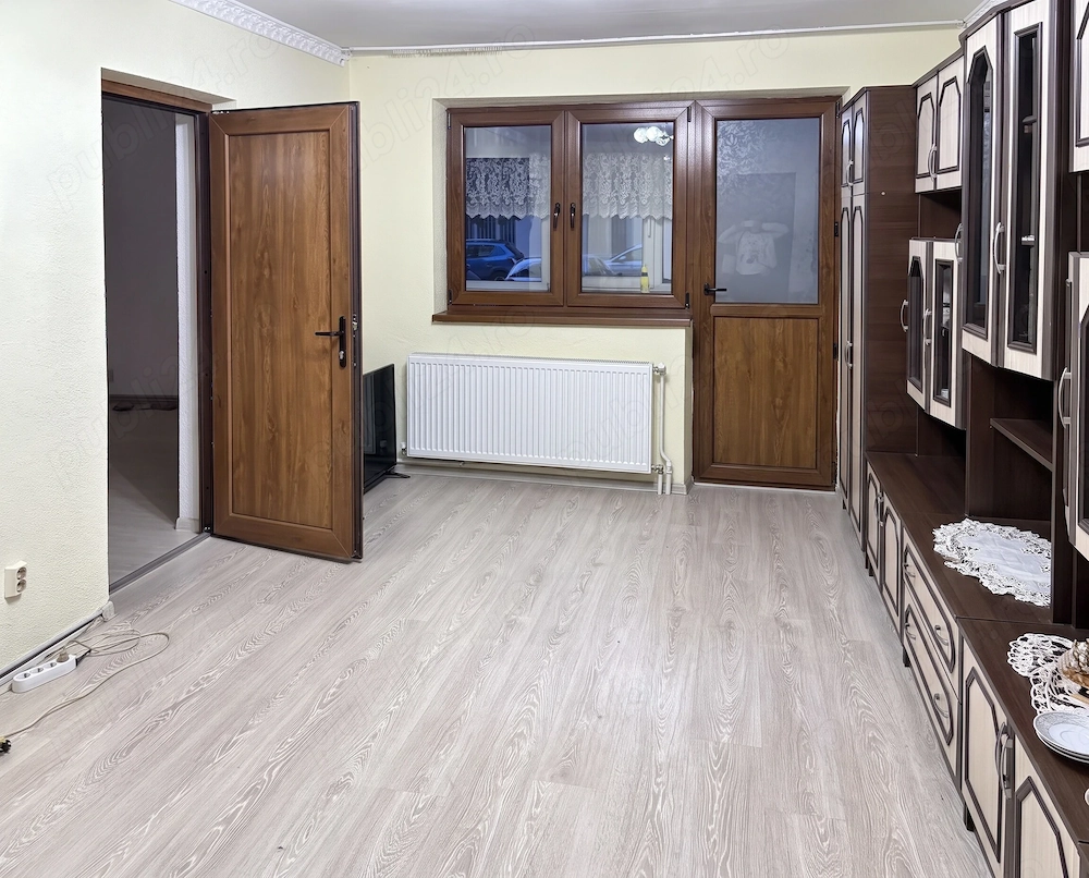Apartament 3 camere decomandat, parter, mobilat, boxă, zona 5 Calarasi