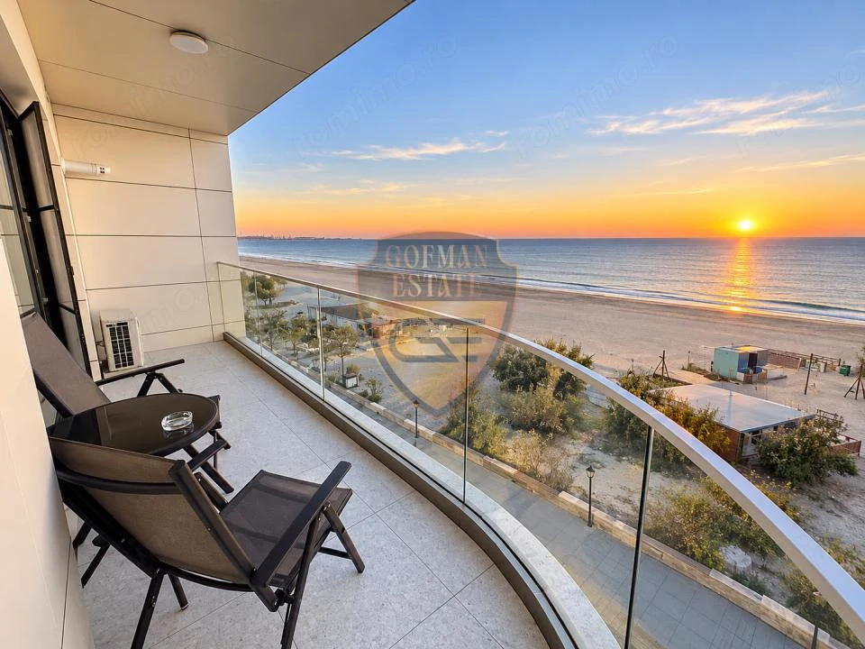 Frontal la mare 3 camere 3 bai, 2 parcări private Mamaia Nord White Titanic 