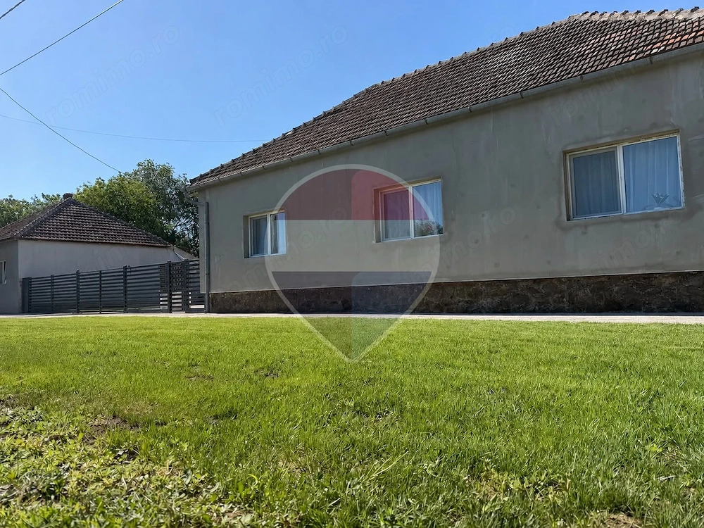 Casă / Vilă cu 5 camere de vânzare în zona Nord