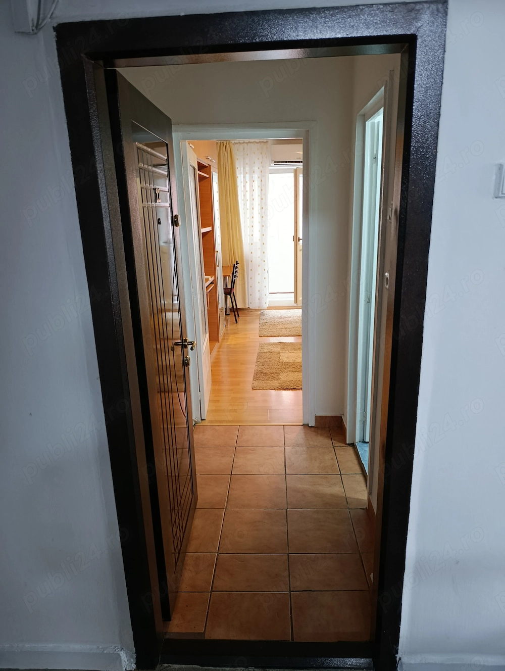 Închiriez garsoniera