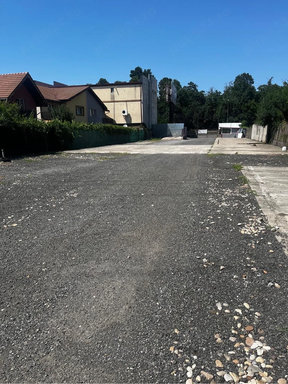 De închiriat teren ,birou,depozit