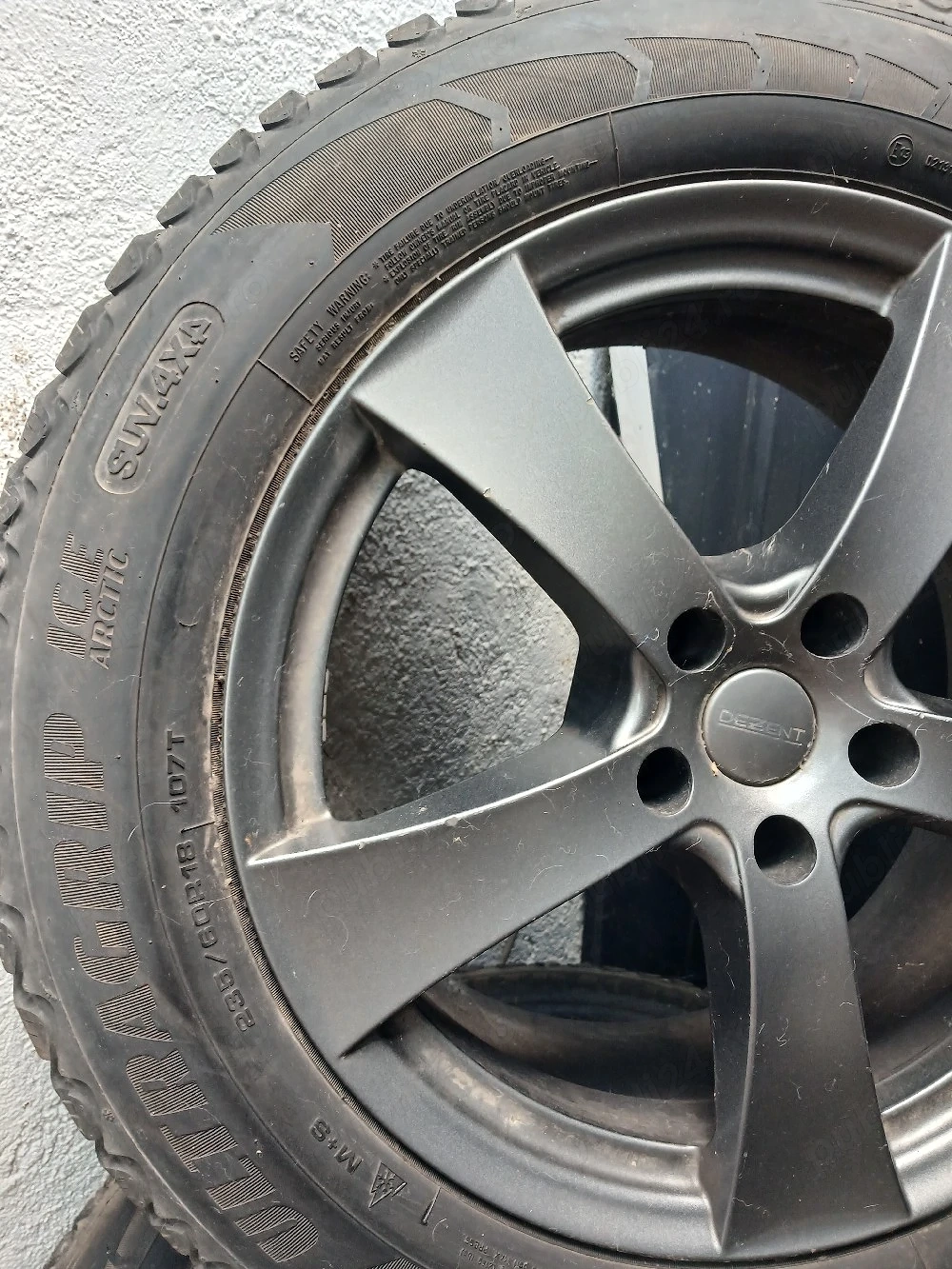 jeante auto 233/60/ 18  M+S