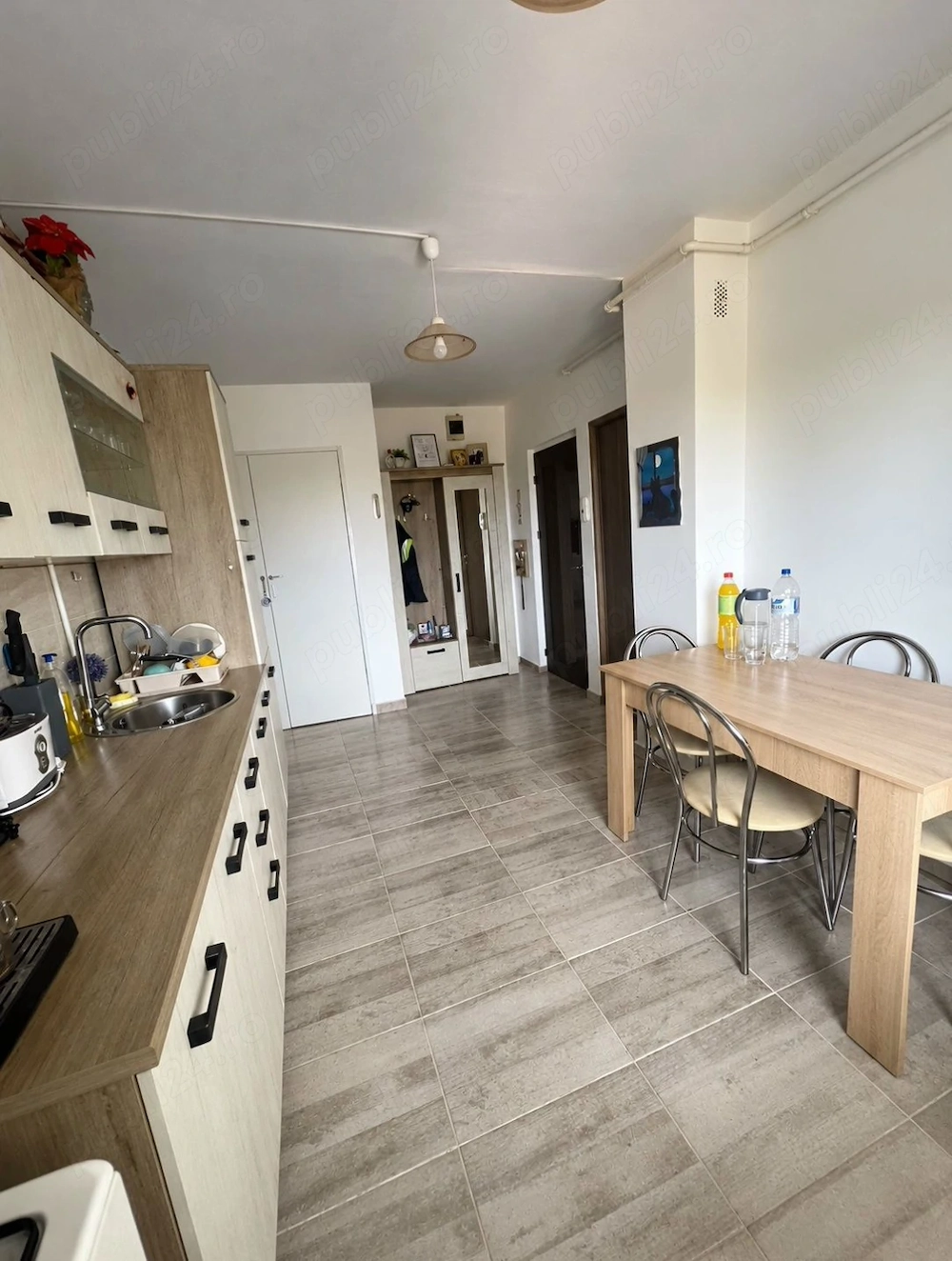 Apartament de vânzare 3 camere zona Alfa 2 locuri de parcare