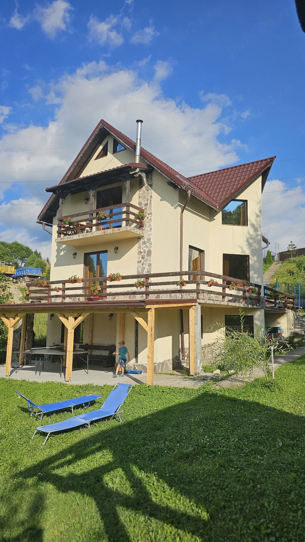 Cabana libera de Revelion si 1 decembrie  la munte Fundata jud Brasov