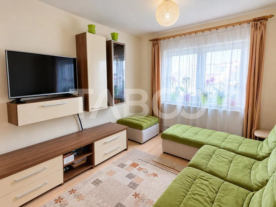 Apartament cu 4 camere renovat in Plopilor etaj intermediar