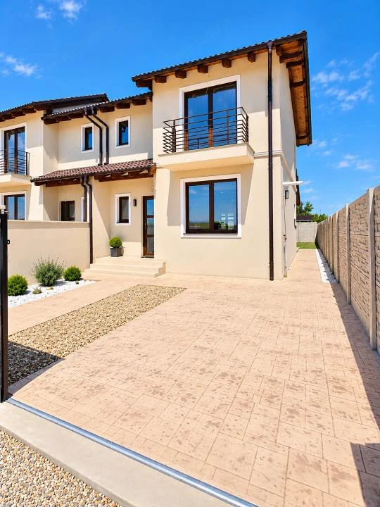 Duplex, 95mp Utili, 250mp Teren, 4 camere, Constructie noua - Sacalaz