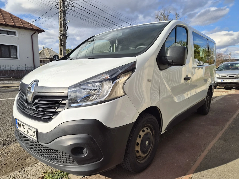 Renault Trafic din 2019 cu 8 locuri