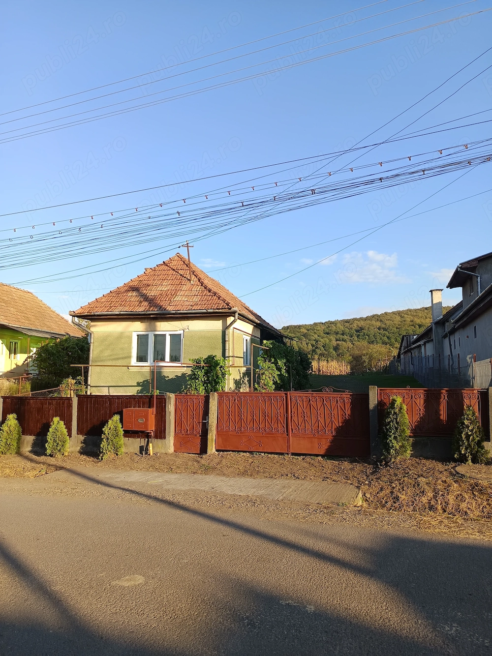 Vând casă în Ernei, 66 mp si teren de 2530 mp