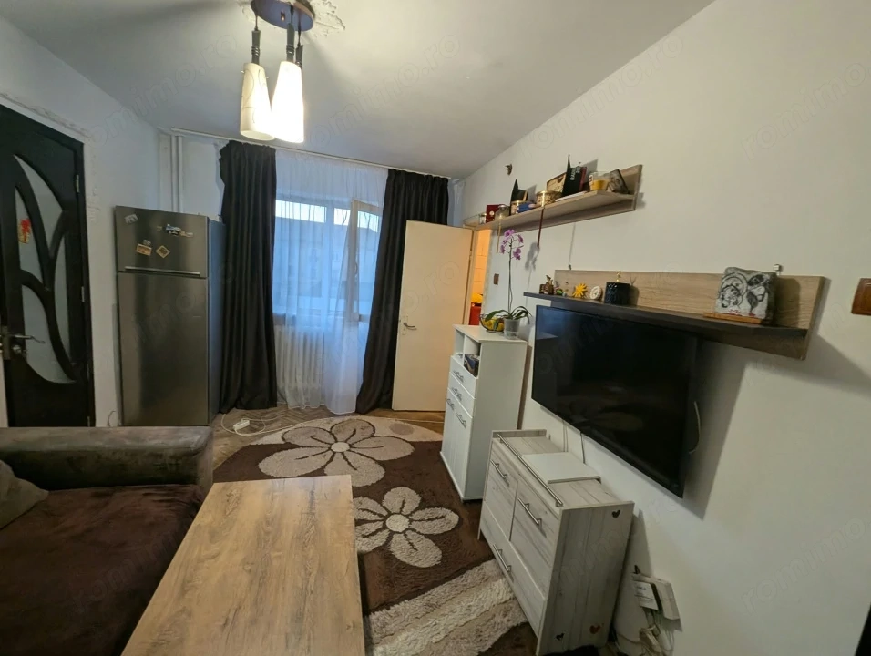 Apartament 2 camere, 30 mp, zona Valea Roșie