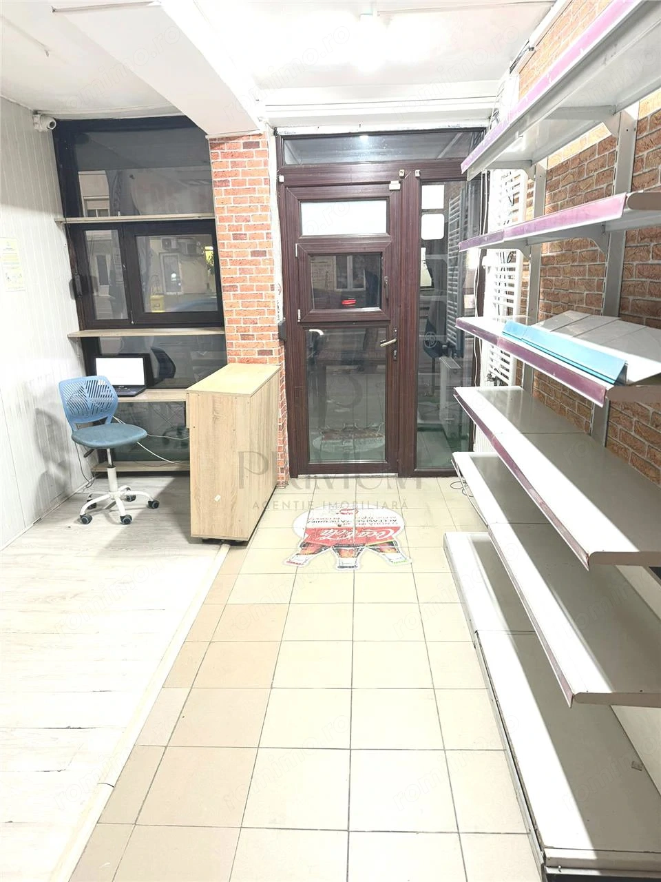 Spatiu comercial renovat cu vitrina - Girocului