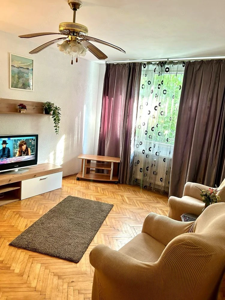 Inchiriez apartament 3 camere Berceni, loc de parcare inclus