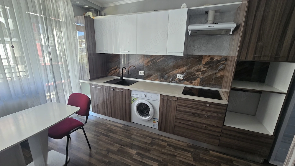 Închiriez apartament cu două camere în bloc nou.